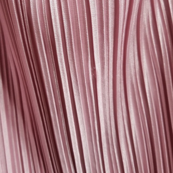 Women's Plus Size Pleated Pink Tank Top - Picture 7 of 8